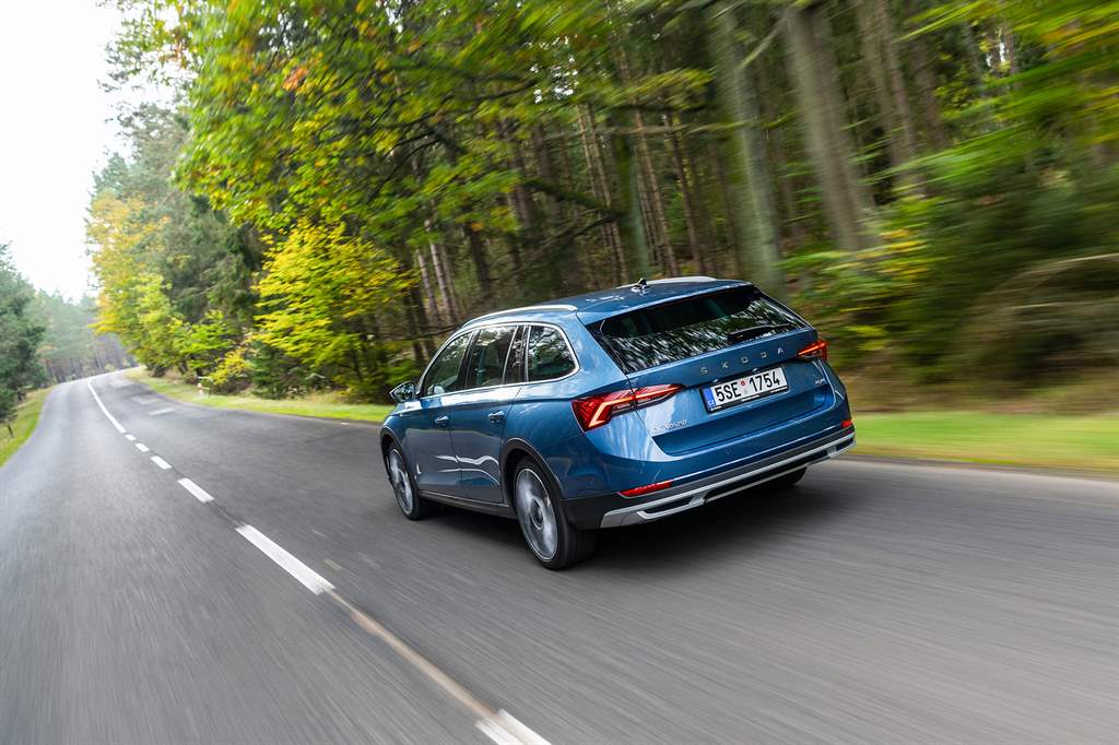 NEA SKODA OCTAVIA SCOUT_07