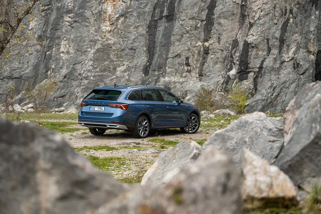 NEA SKODA OCTAVIA SCOUT_10
