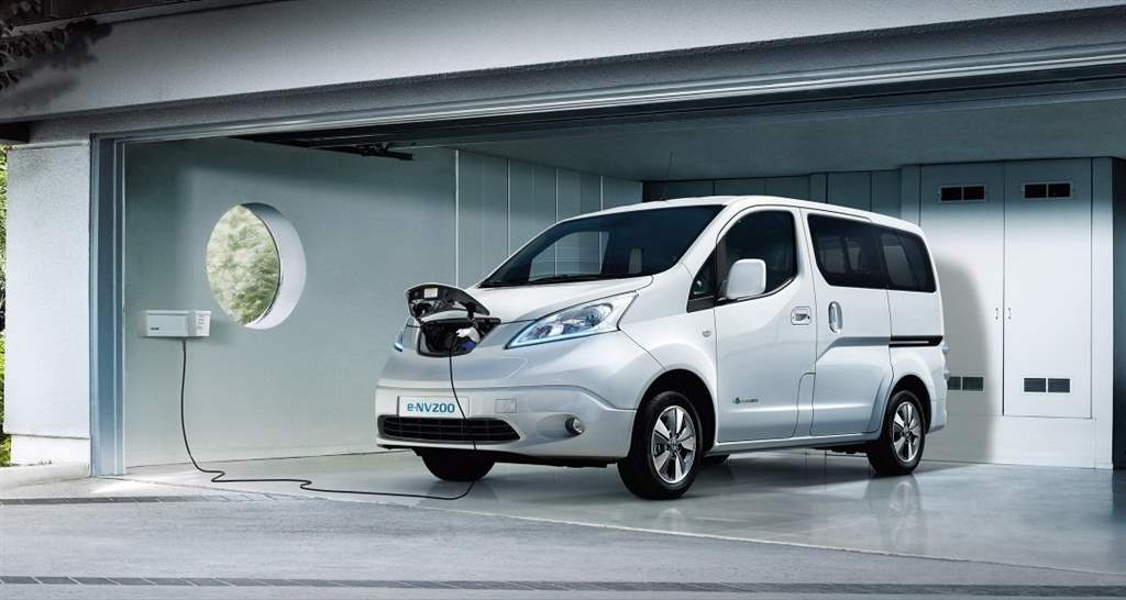 Nissan-e-NV200_03
