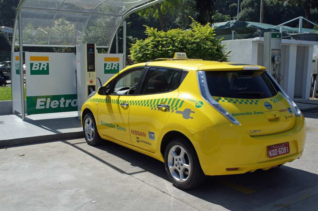nissan-electric-taxi_03