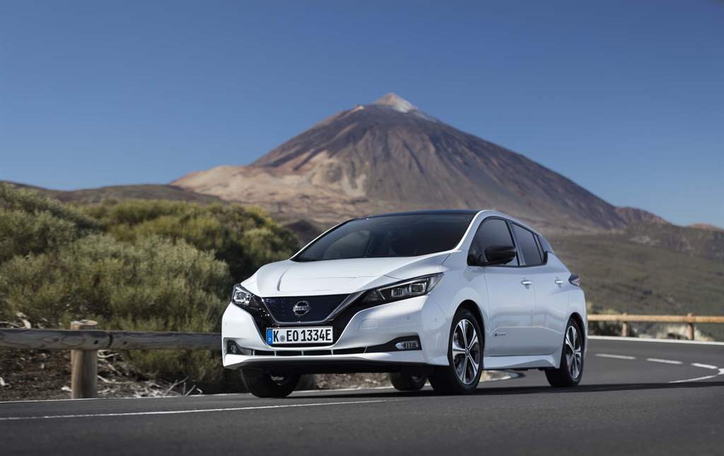 Nissan LEAF_08