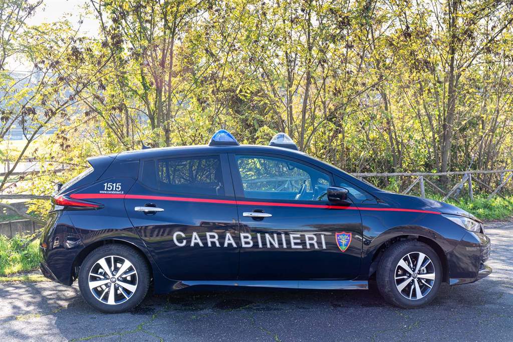Nissan LEAF carabinieri_04