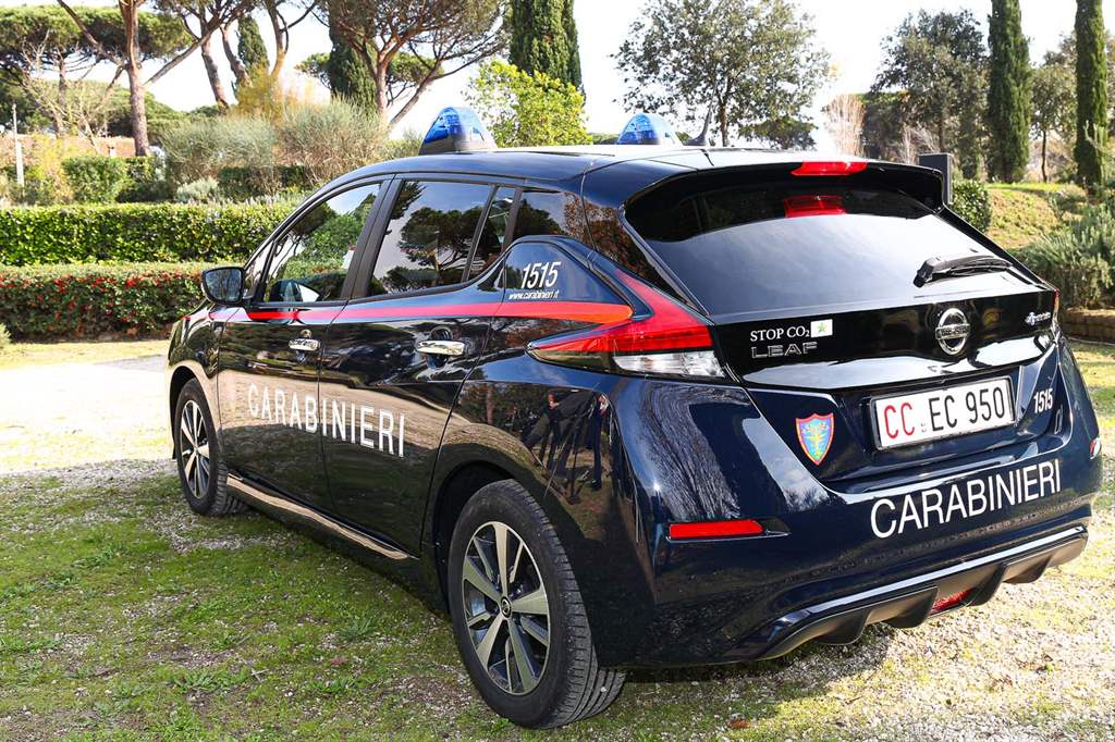 Nissan LEAF carabinieri_06