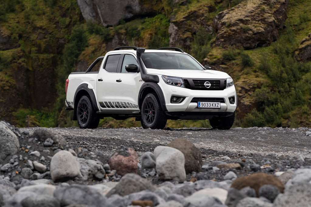 Nissan Navara OFF ROADER AT32_05