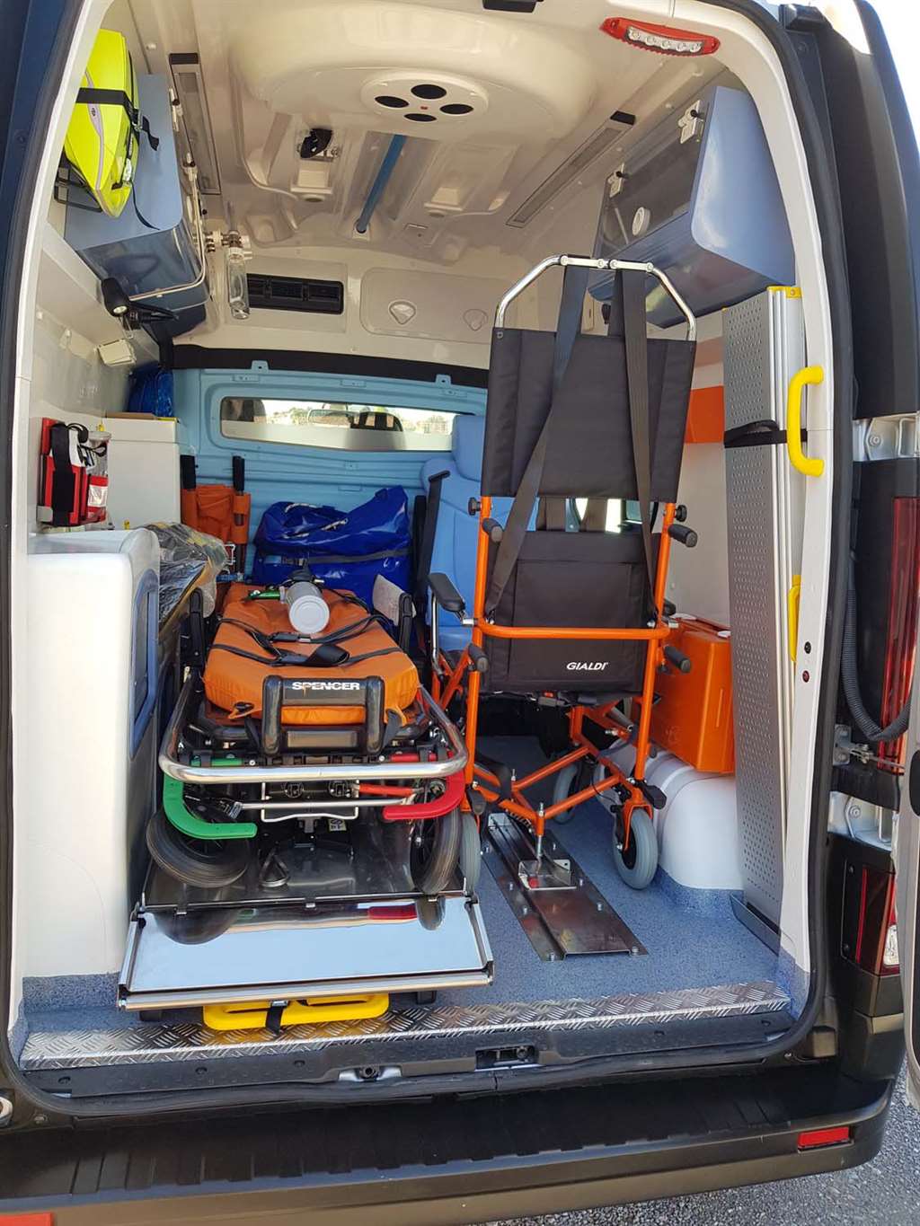 NV300 Ασθενοφόρο_4