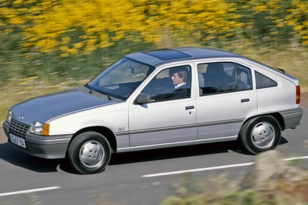 Opel-15-Kadett-E-10511 resized-min