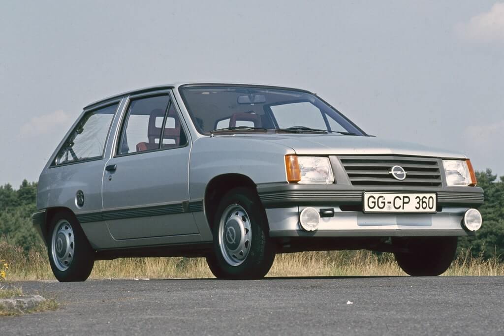 Opel-16-Corsa-A-11611 resized-min