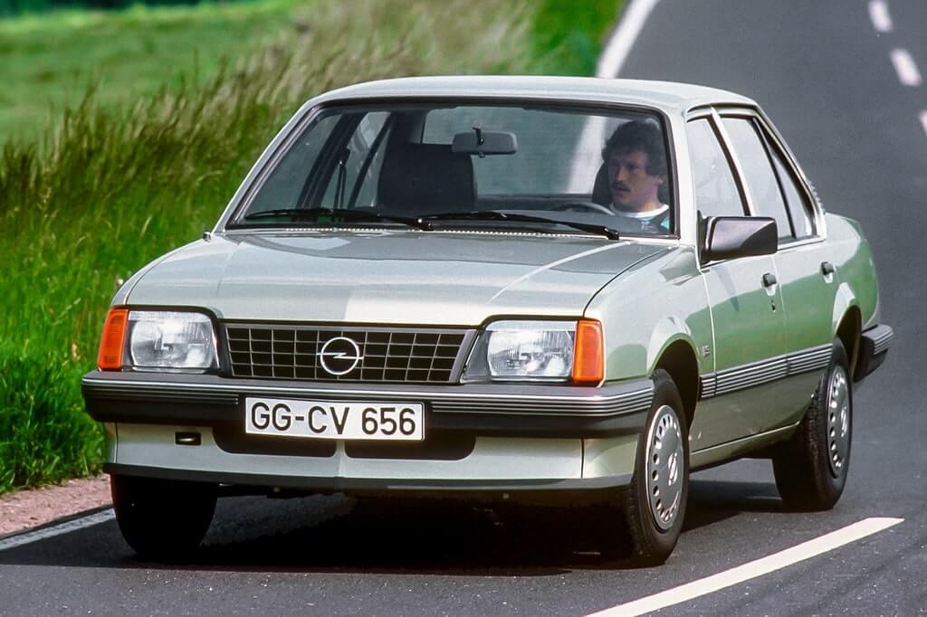 Opel-17-Ascona-C-18079 resized-min