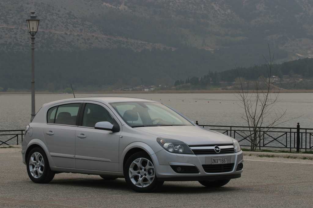 Opel-Astra-H-2004-203411