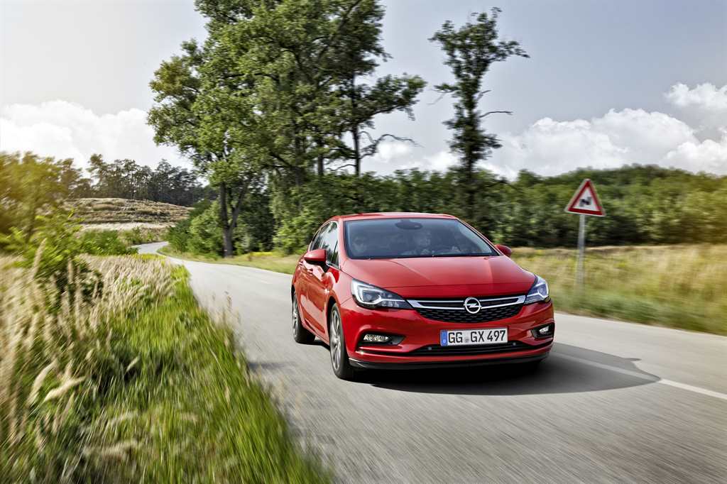 Opel-Astra-K-2015-297405