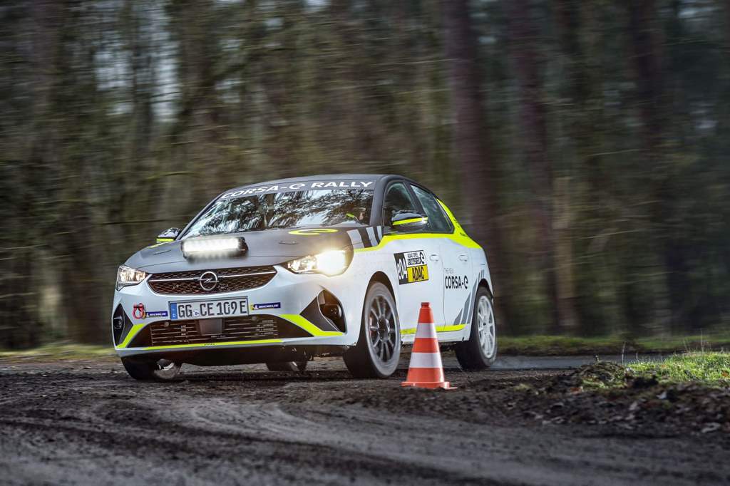 Opel-Corsa-e-Rally_03
