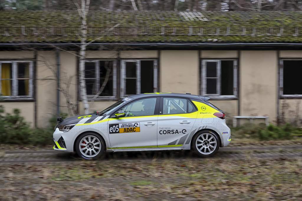 Opel-Corsa-e-Rally_05