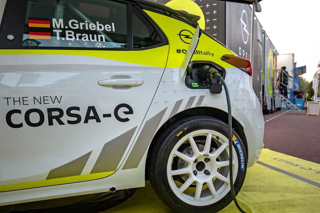 Opel-Corsa-e-Rally_06