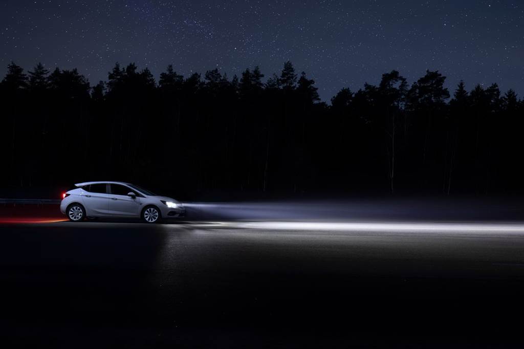 Opel-Headlights_03