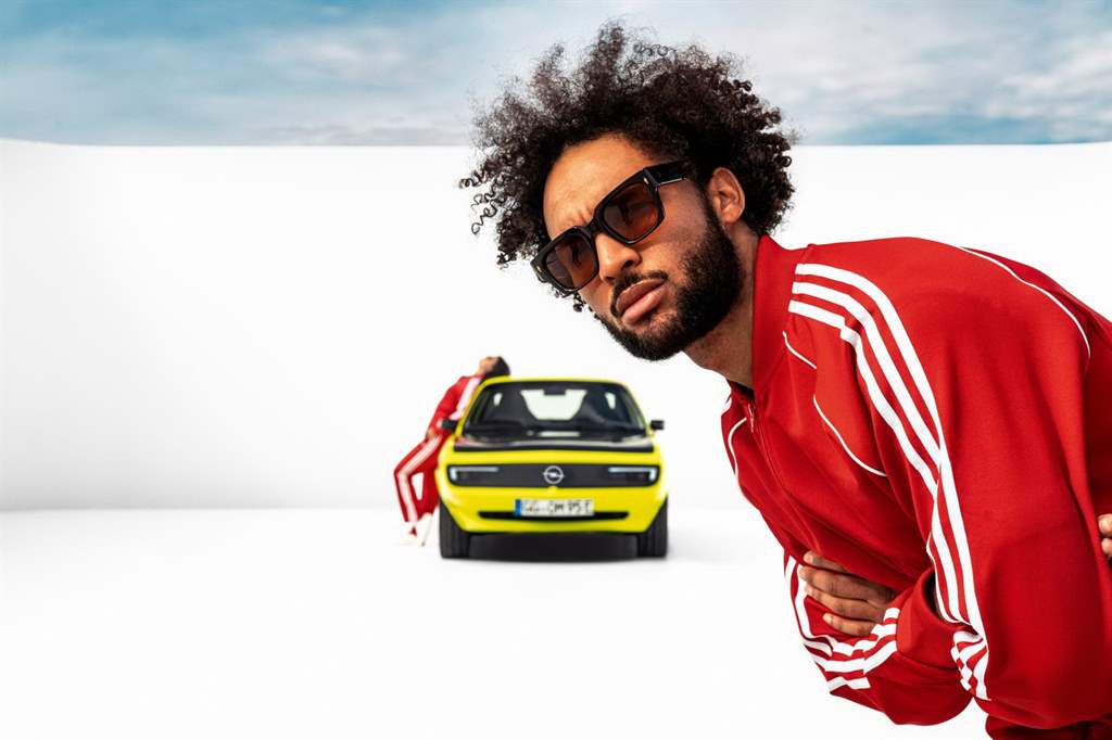 Opel-Manta-GSe-ElektroMOD_12