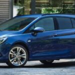 Opel_Astra_SportsTourer_Exterior_21x9_as20_e01_397 (1) (1)