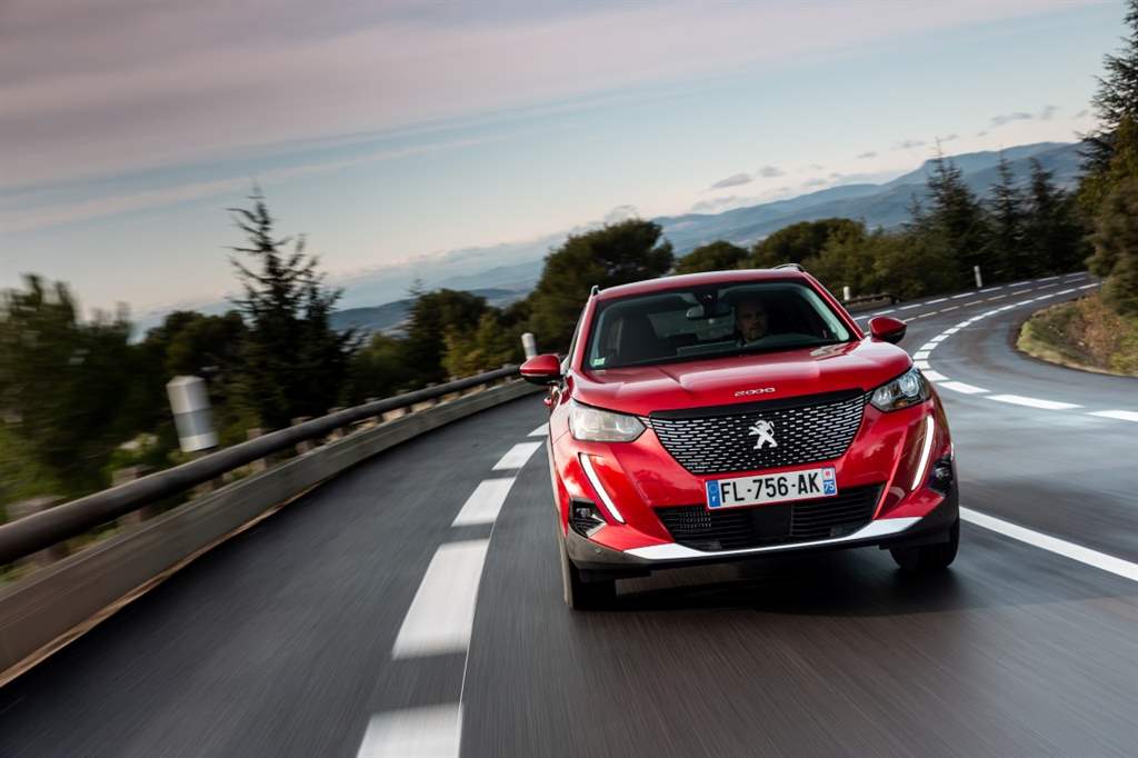 Peugeot 2008_04