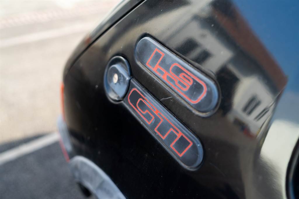 Peugeot 205 GTi_05