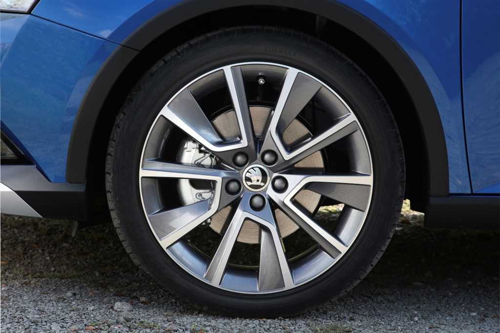 Skoda-Fabia-Combi_Scoutline_ 06