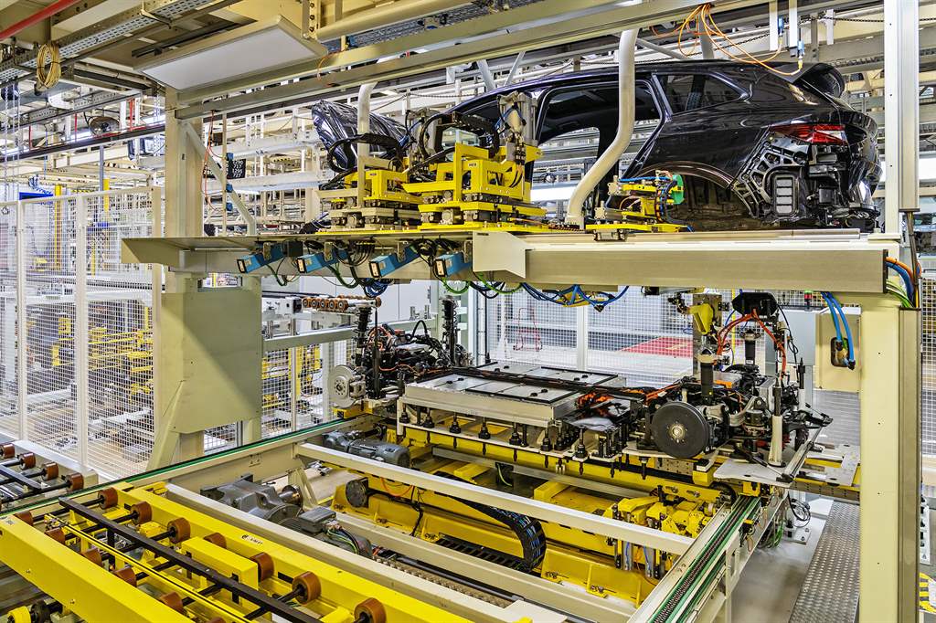 SKODA ENYAQ iV PRODUCTION_04