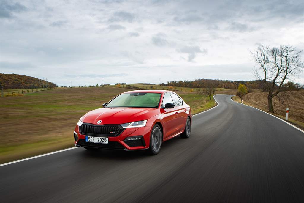 SKODA OCTAVIA RS_03
