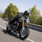 Thruxton RS - Lifestyle 12