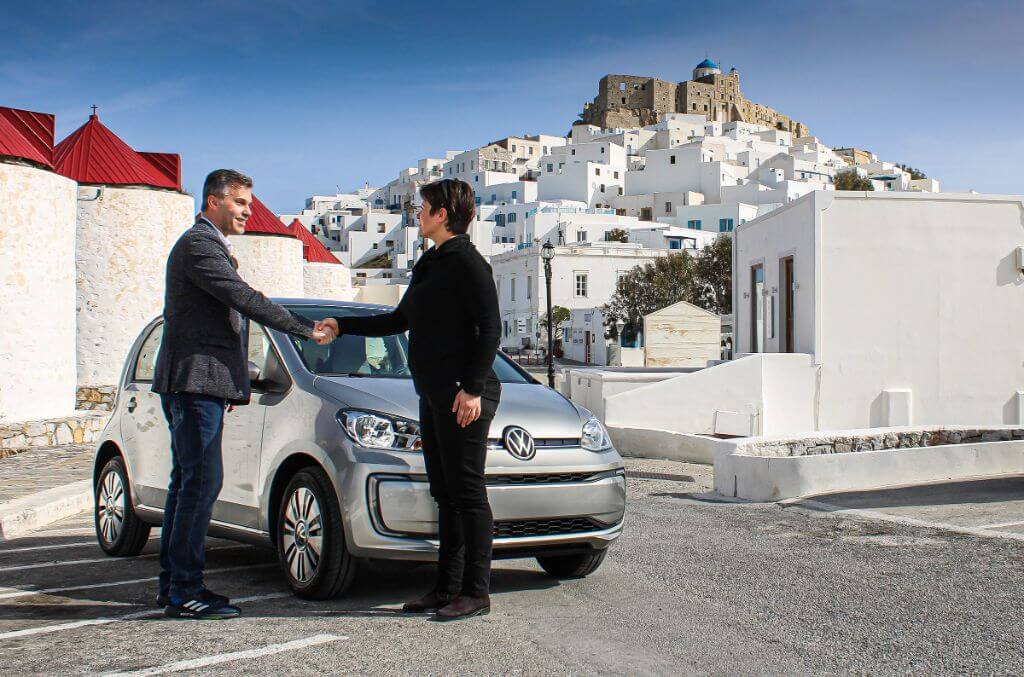 VOLKSWAGEN GROUP - KOSMOCAR - ΠΑΡΑΔΟΣΗ ΗΛΕΚΤΡΙΚΩΝ ΟΧΗΜΑΤΩΝ___1___(ΑΓΓΕΛΟΣ ΣΤΕΦΑΝΟΠΟΥΛΟΣ, KOSMOCAR, PROJECT MANAGER ASTYPALEA SMART & SUSTAINABLE ISLAND)