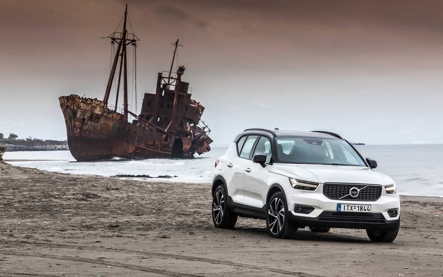 Volvo XC40 new versions T3 - D3 10