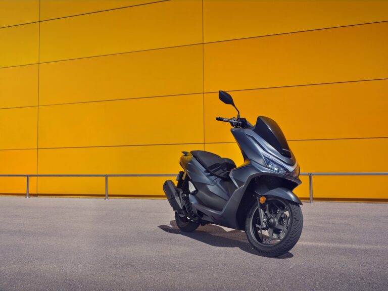 2025 HONDA PCX125